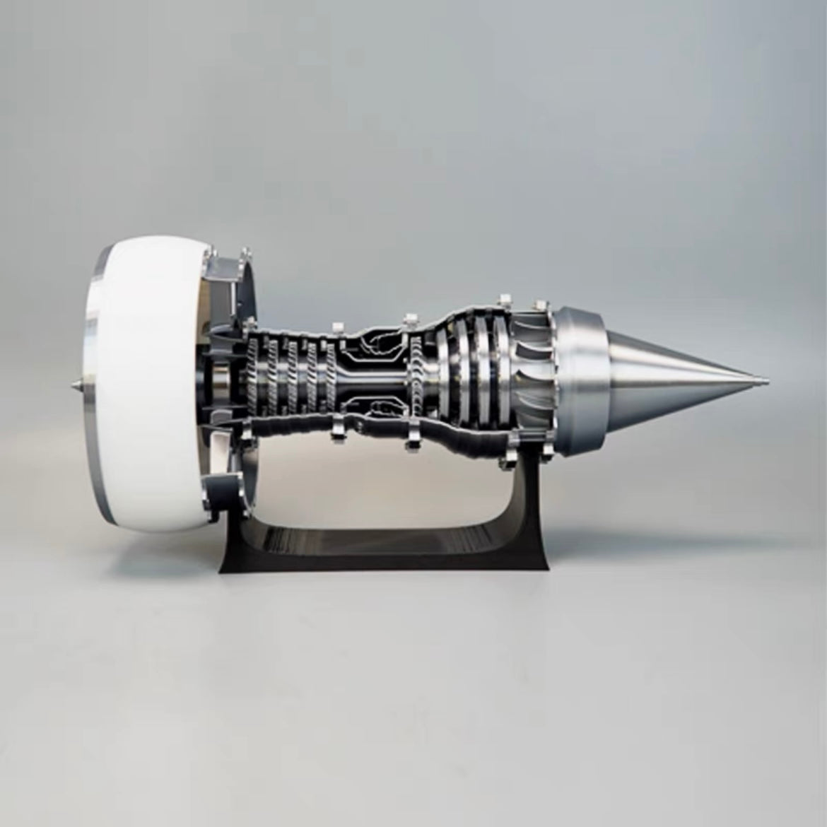 ENGINEKITOR TR900 - Kit de modelo de motor turbofán grande con carcasa blanca, velocidad ajustable e iluminación (47 cm/18,5 pulgadas)