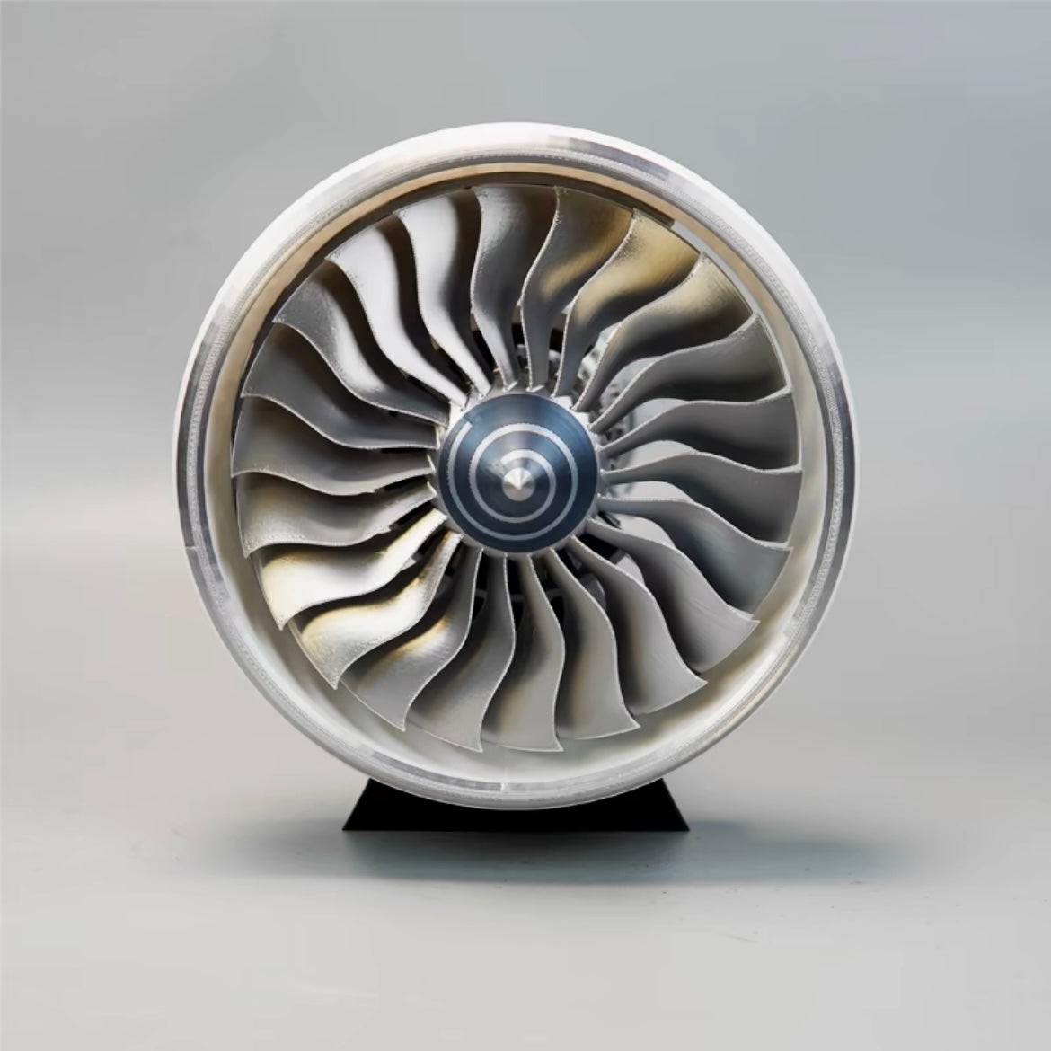 ENGINEKITOR TR900 - Kit de modelo de motor turbofán grande con carcasa blanca, velocidad ajustable e iluminación (47 cm/18,5 pulgadas)